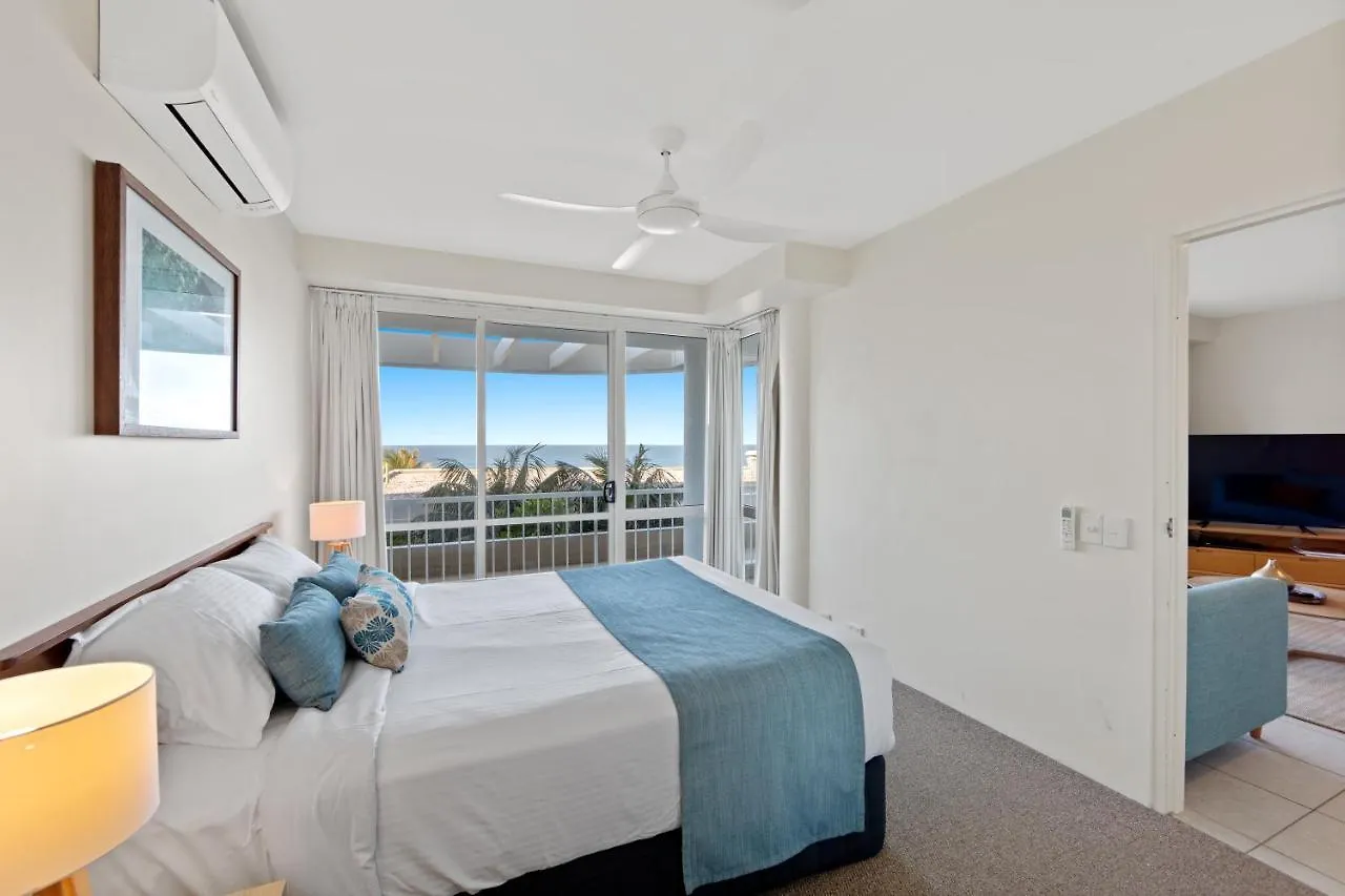 La Mer Sunshine Beachfront Aparthotel