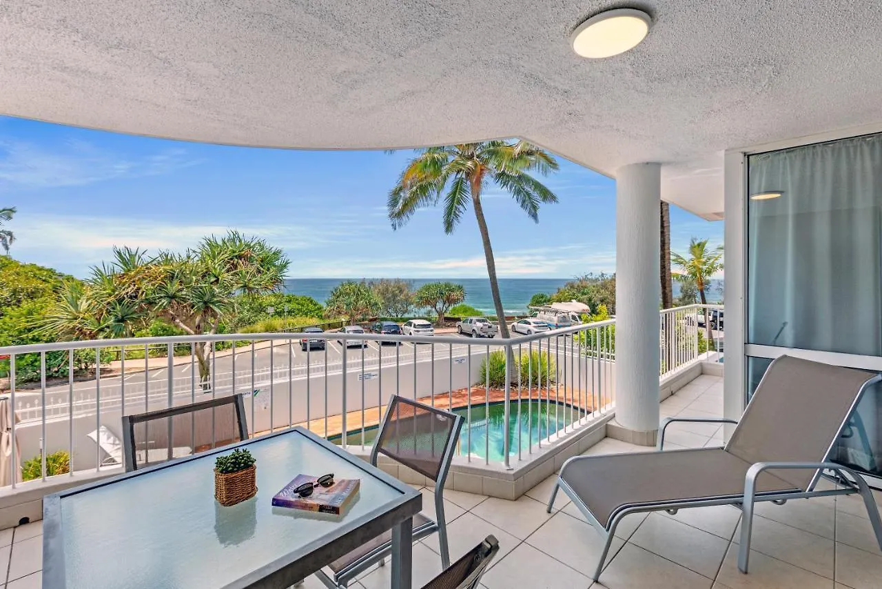 La Mer Sunshine Beachfront Aparthotel
