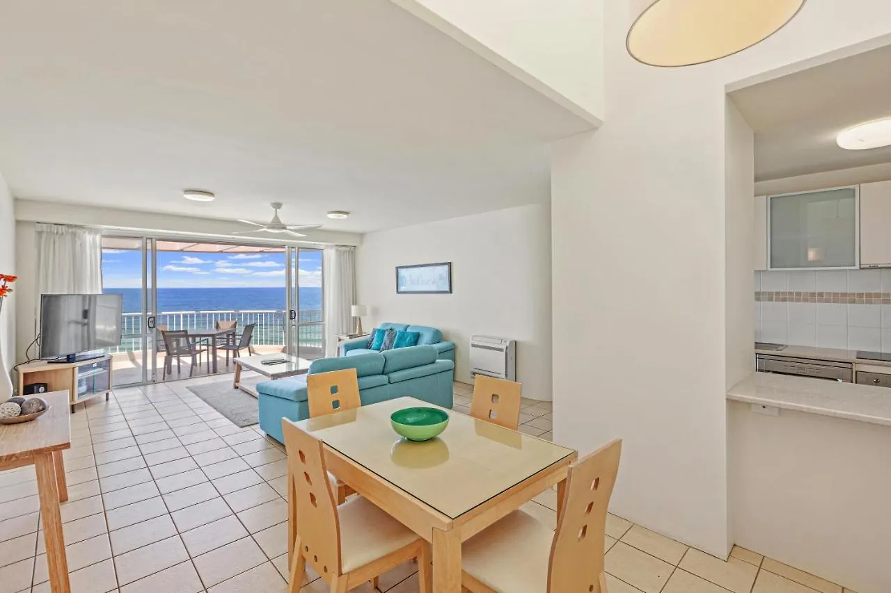 La Mer Sunshine Beachfront Aparthotel