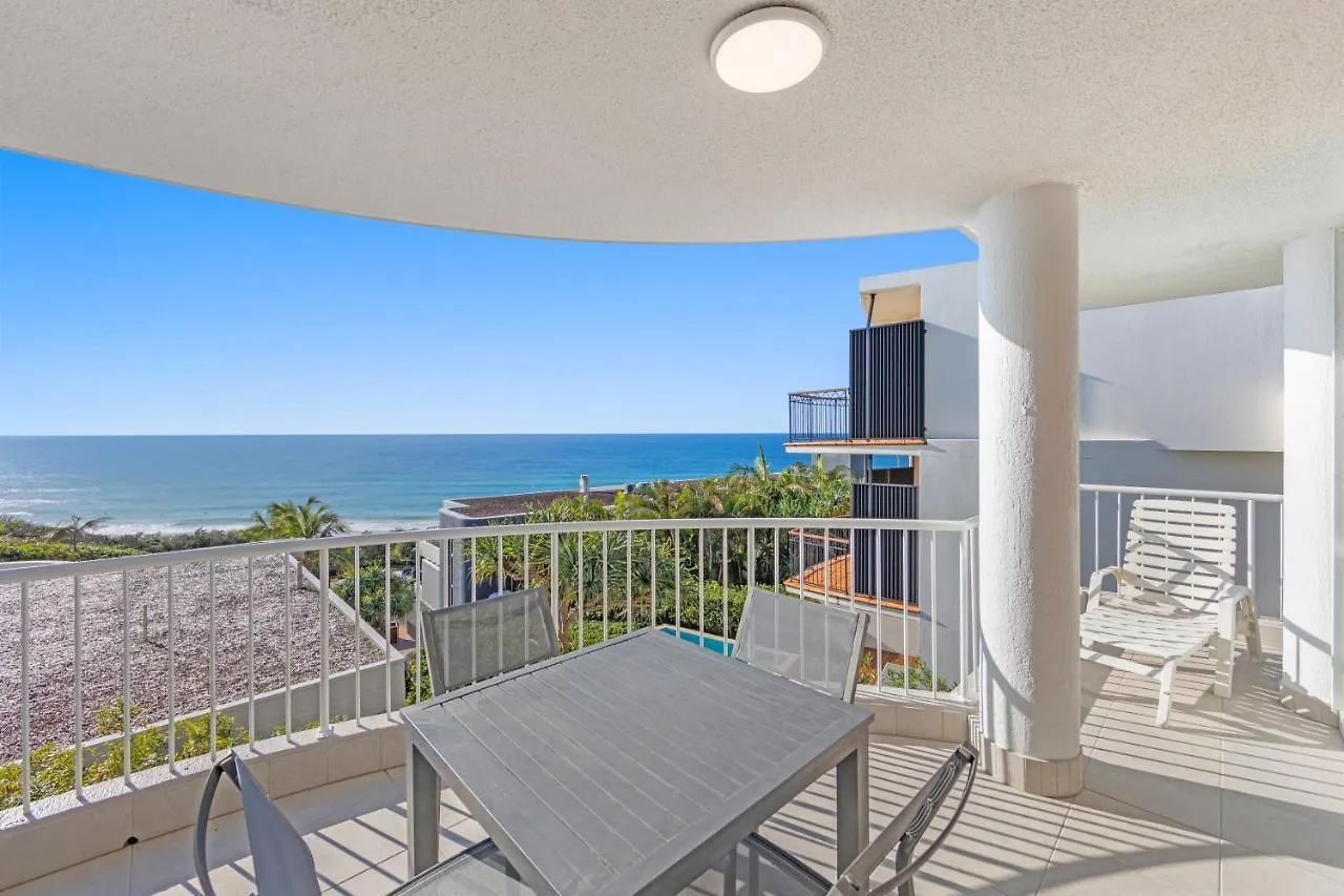 La Mer Sunshine Beachfront 4*,
