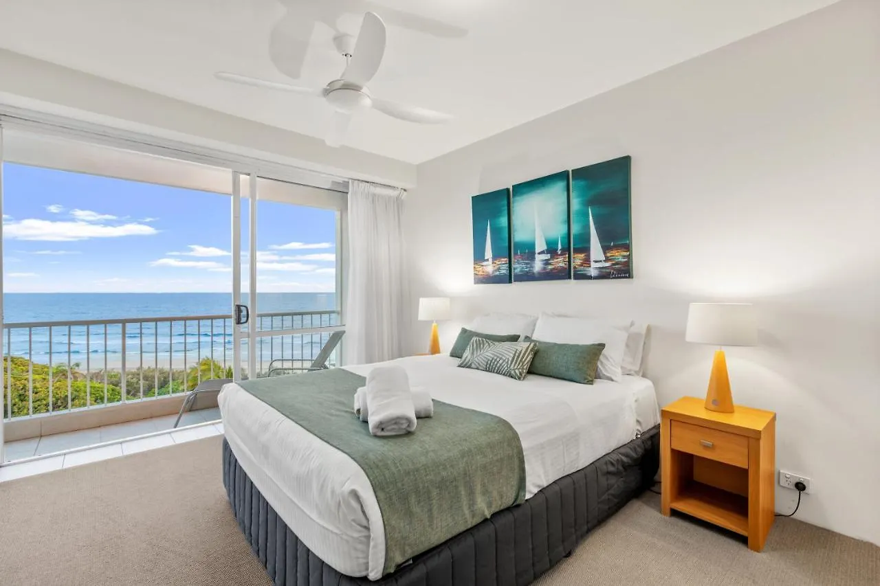 La Mer Sunshine Beachfront 4*,