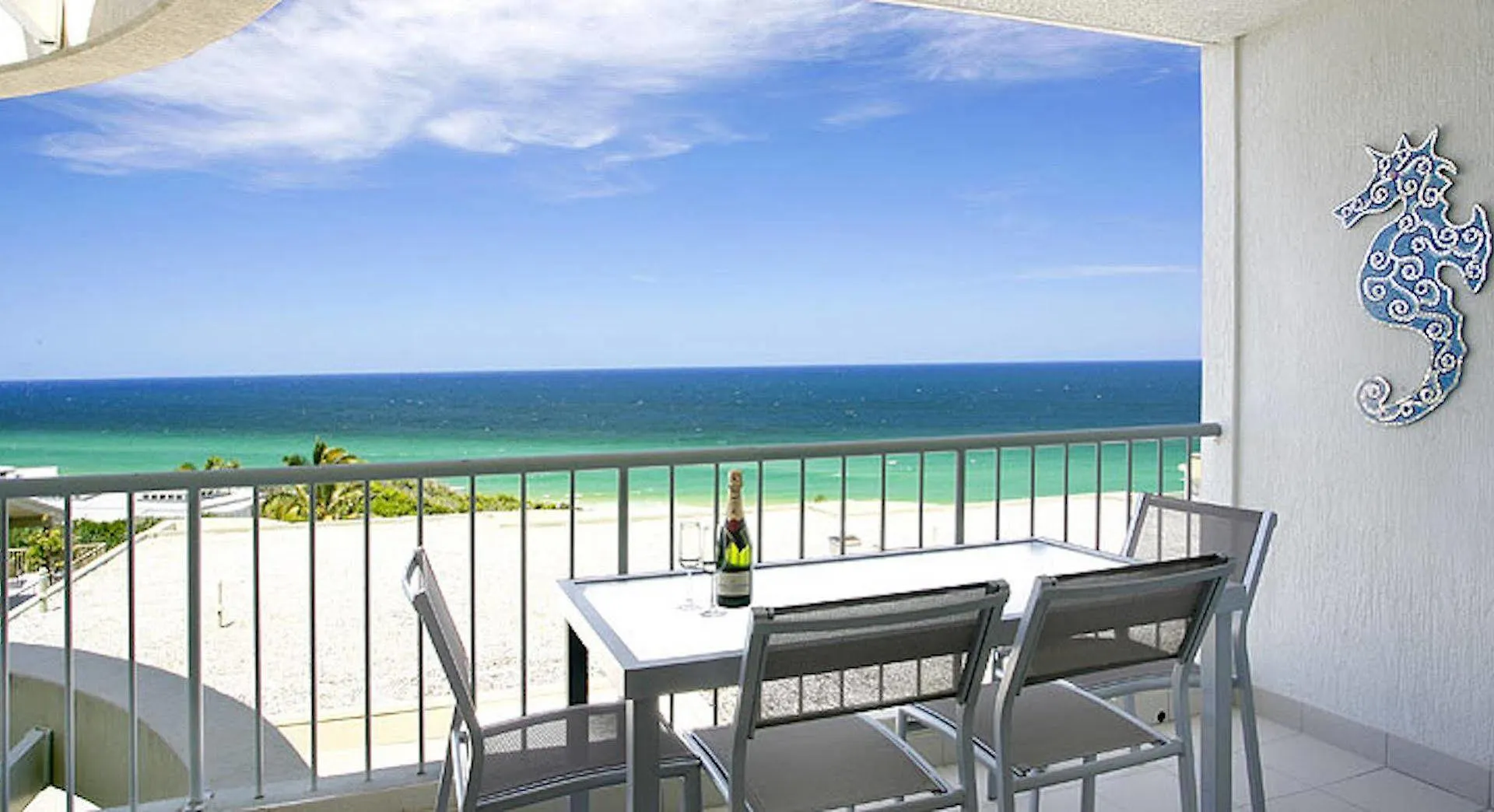 La Mer Sunshine Beachfront