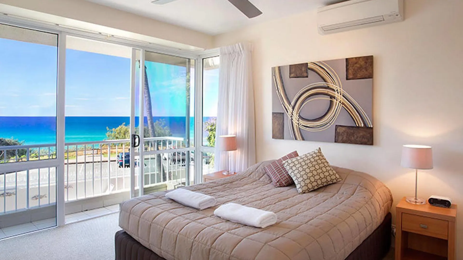 La Mer Sunshine Beachfront