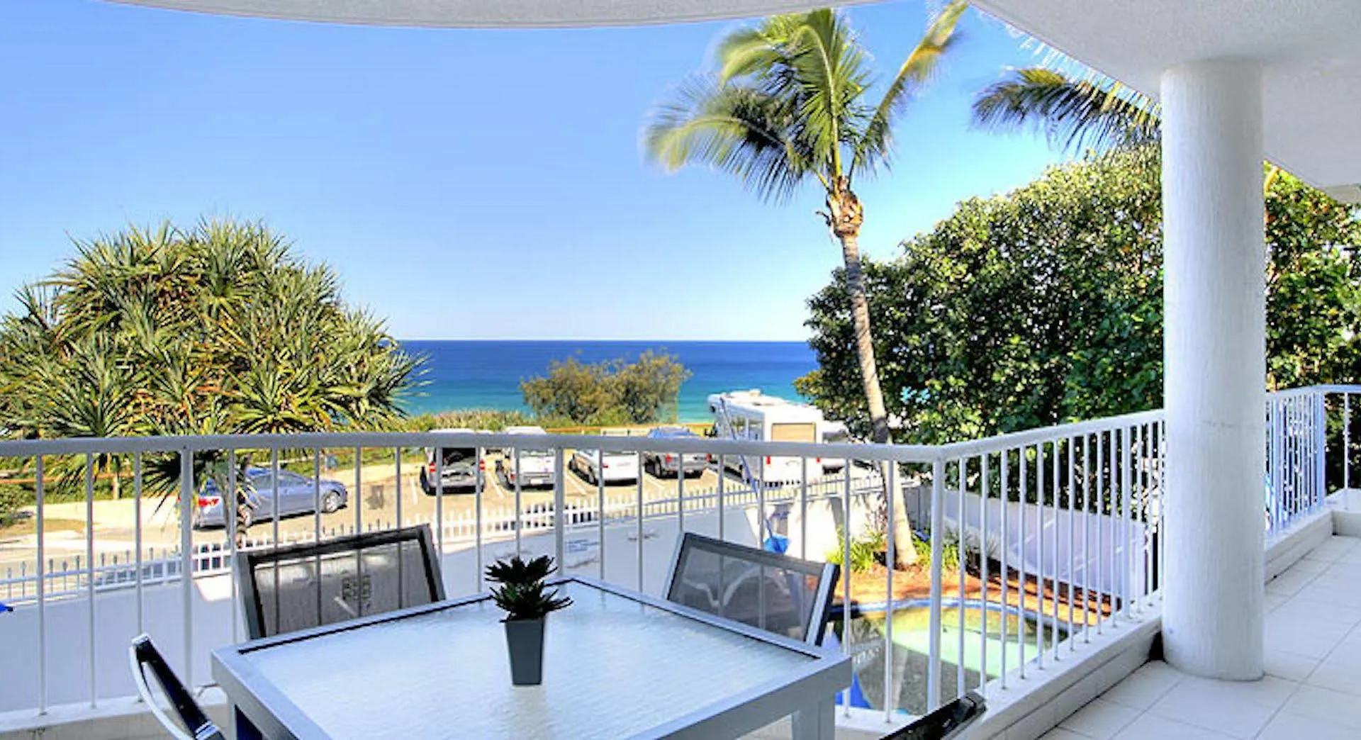 La Mer Sunshine Beachfront